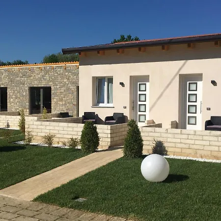 Lägenhetshotell Da Mamma Alba (Piedmont)